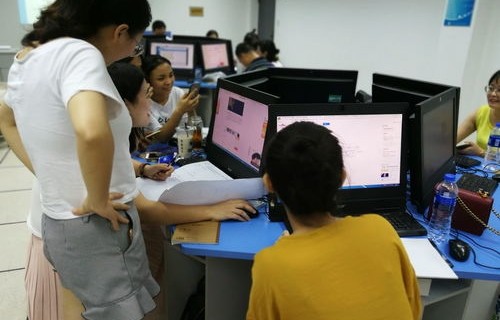 电子商务专业中职教师